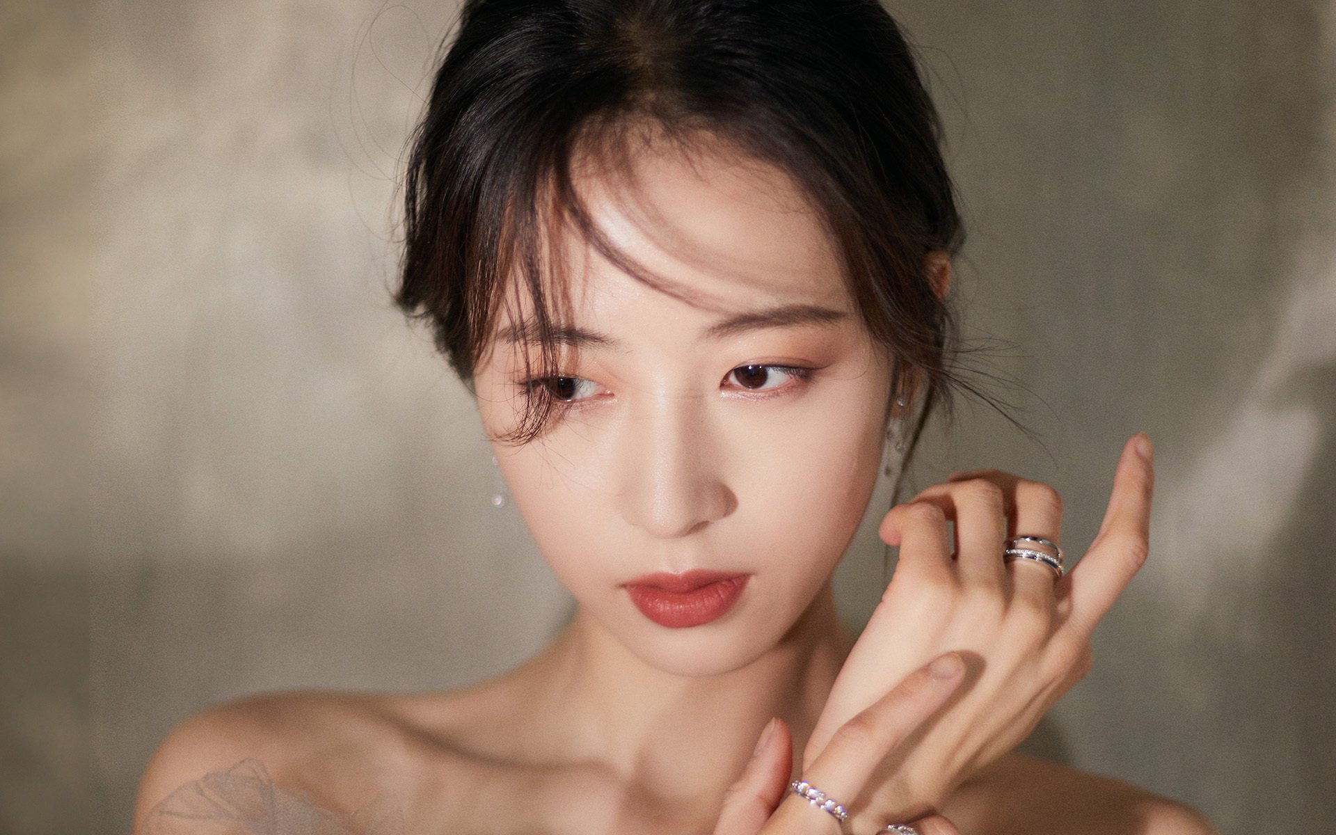 英超球队高压战术执行中体能衰减速率与失误率关系研究