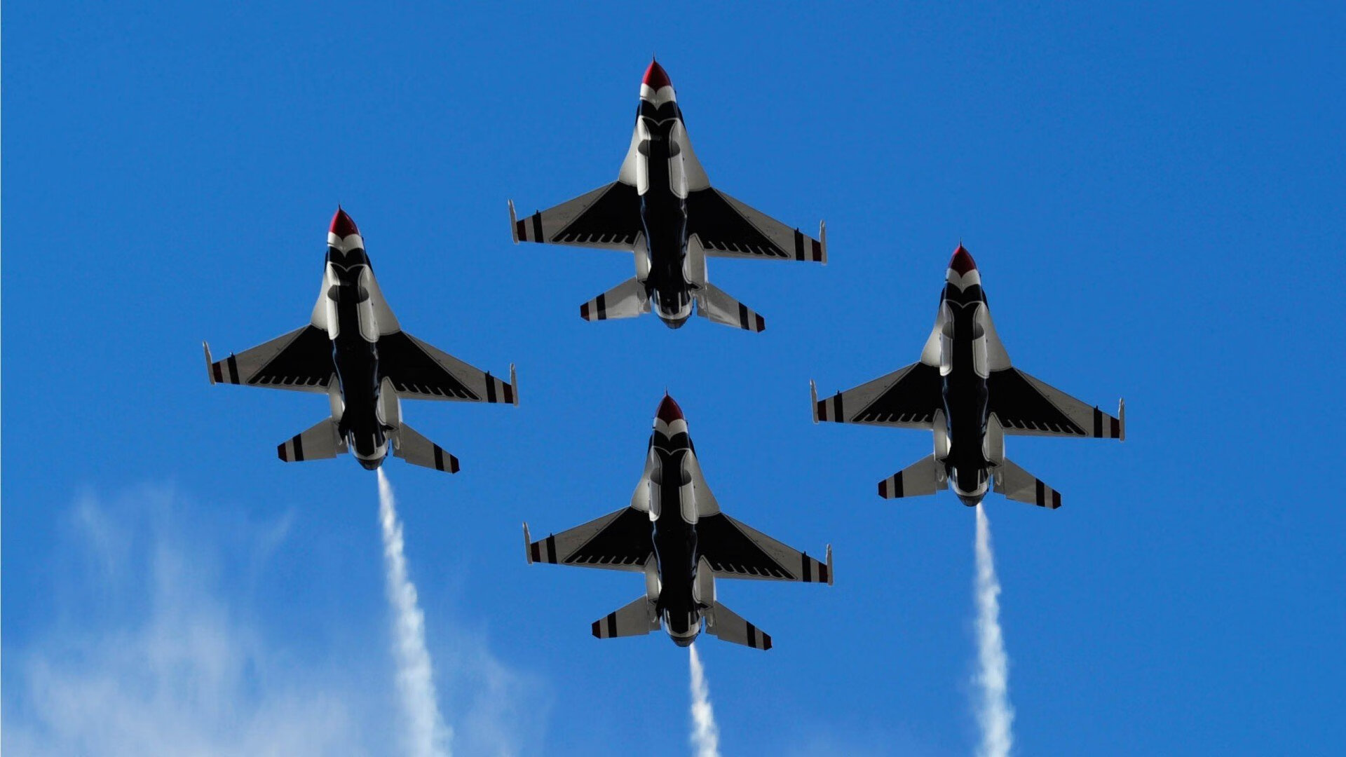 “新都垒球赛：巅峰对决，谁能一击制胜？”